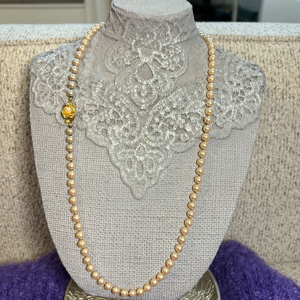 TALBOTS FAUX PEARL NECKLACE